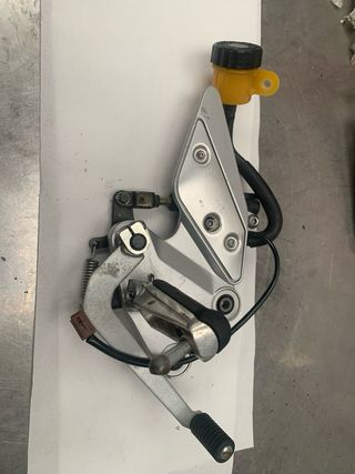 Estribera Derecha Suzuki GSX