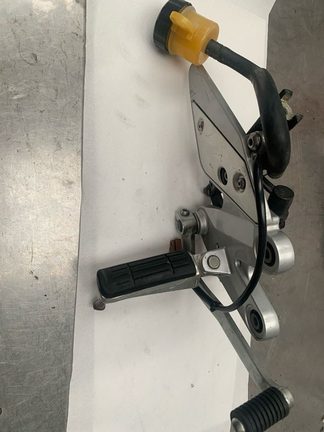 Estribera Derecha Suzuki GSX