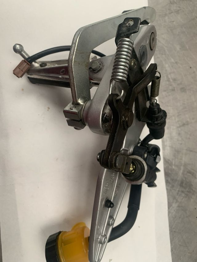 Estribera Derecha Suzuki GSX