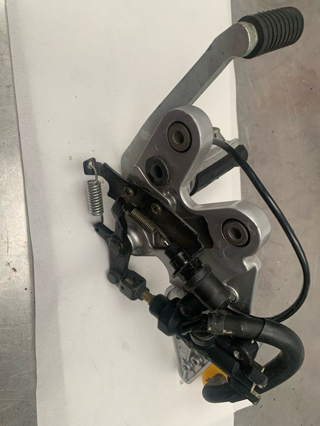 Estribera Derecha Suzuki GSX