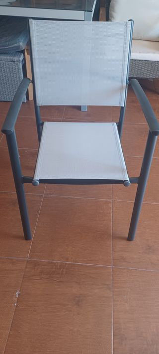 Mesa y Sillas Jardín.