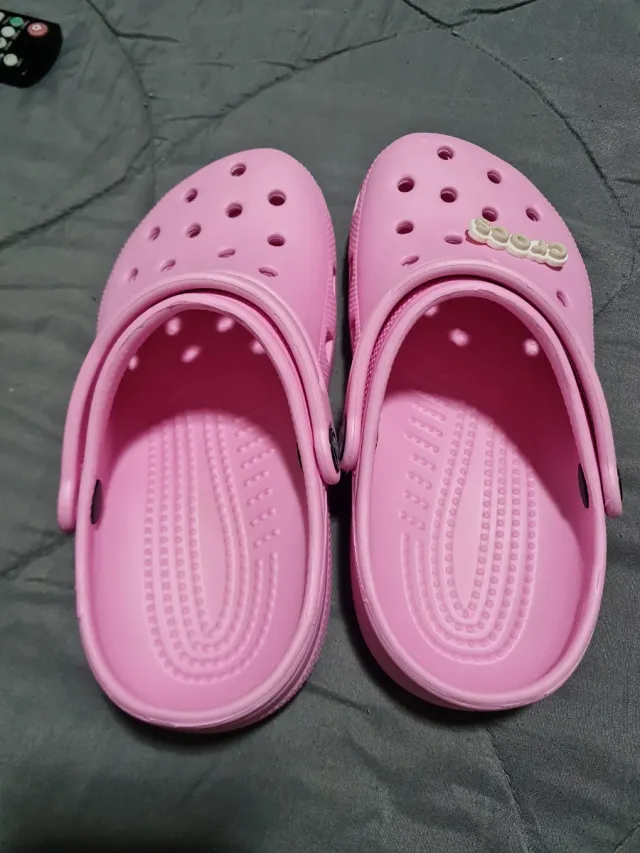 Crocs rosas talla 36