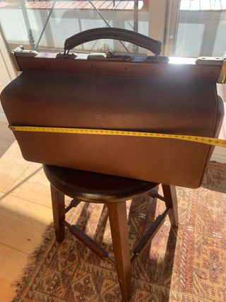 Maletín médico antiguo de cuero