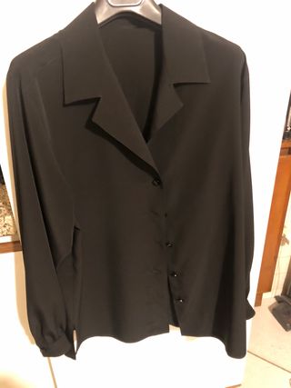 Camicia sartoriale nera da donna in seta