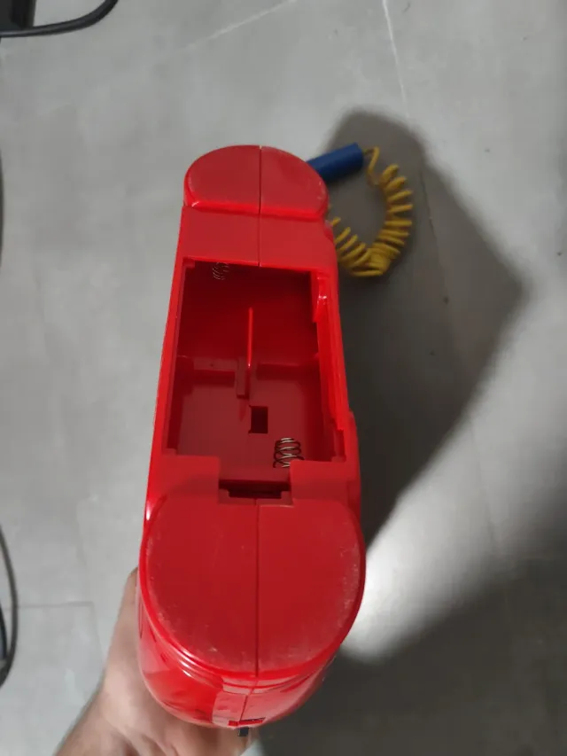 Reproductor de música infantil rojo antiguo