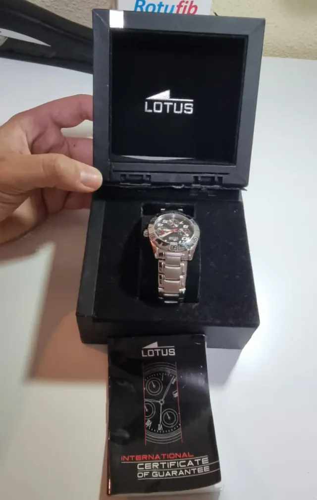 Reloj Lotus