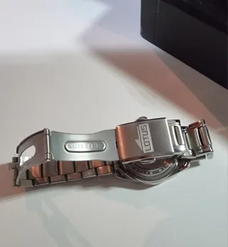 Reloj Lotus