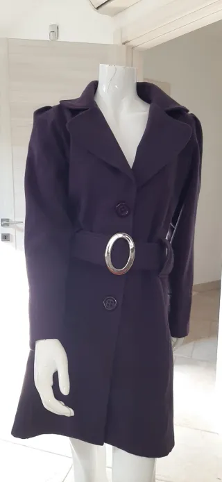 Cappotto viola con cintura