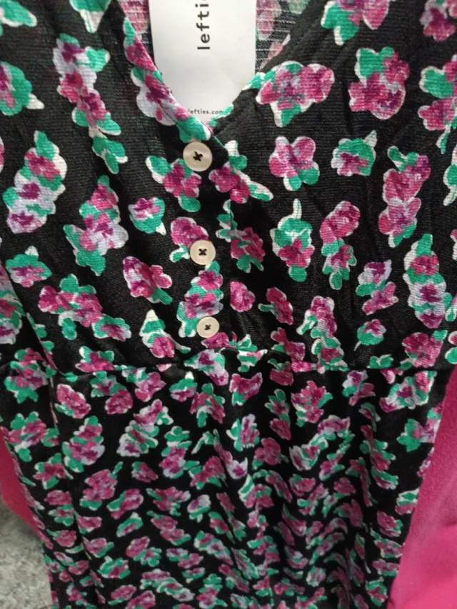 Vestido Lefties manga corta estampado floral