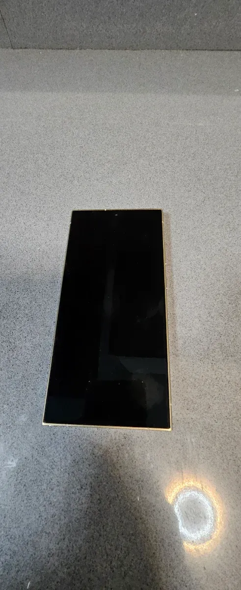 Samsung S24 Ultra Negro y Amarillo