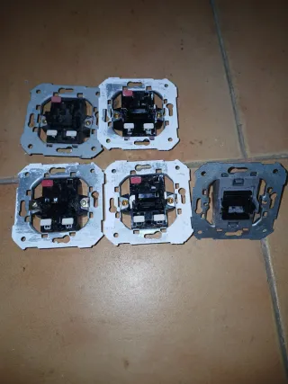 5 Conmutadores Simon (Lote 5)