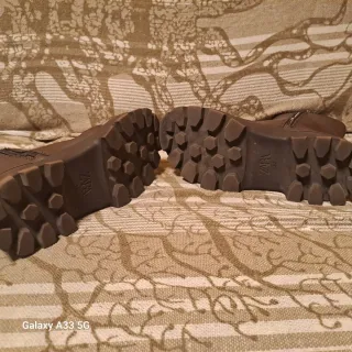 Botas niña marrones. Talla 32