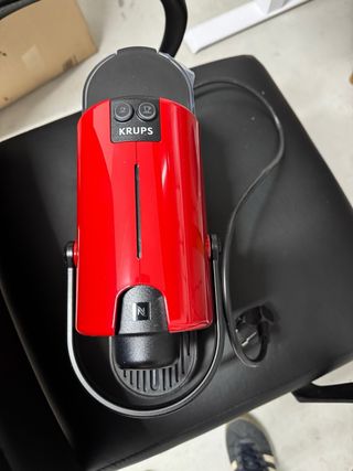 Cafetera Nespresso Krups Inissia Roja