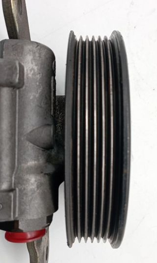 Bomba de dirección nissan cabstar 1130397