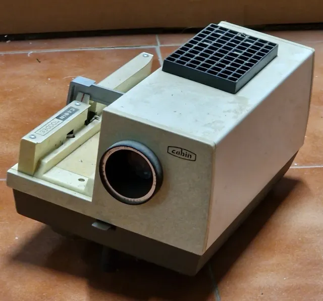 Proyector antiguo Cabin