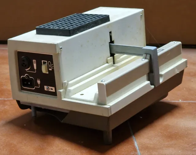 Proyector antiguo Cabin