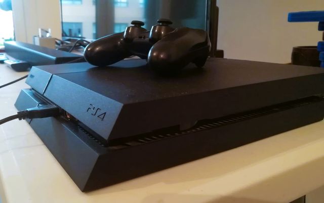 Consola Playstation 4 + Uncharted 4