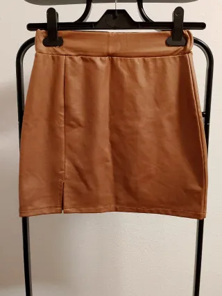 Minifalda efecto piel marrón