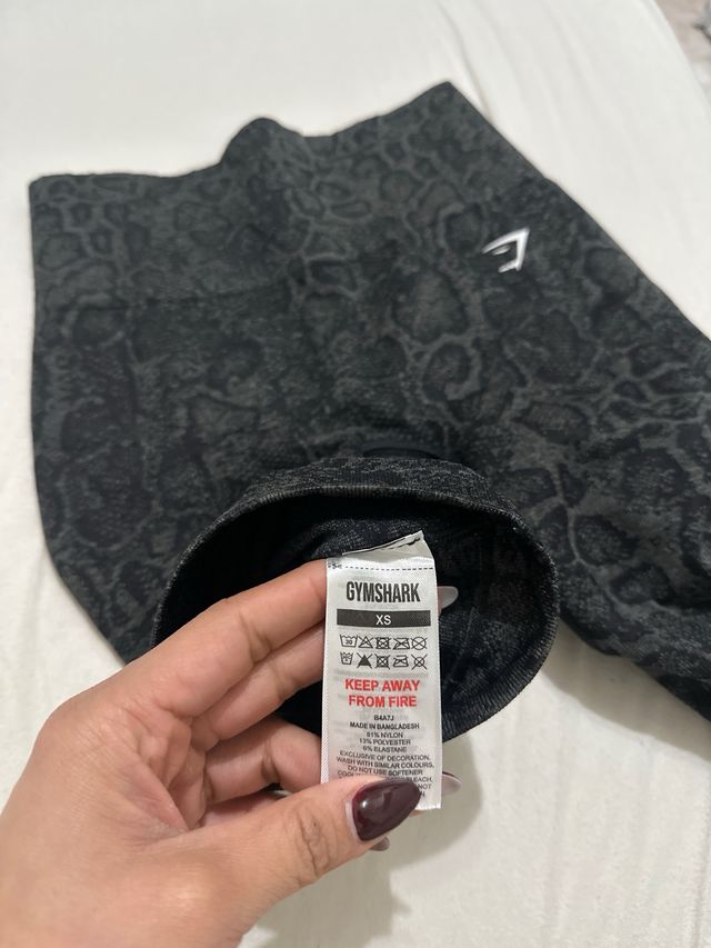 Mallas cortas Gymshark efecto piel serpiente