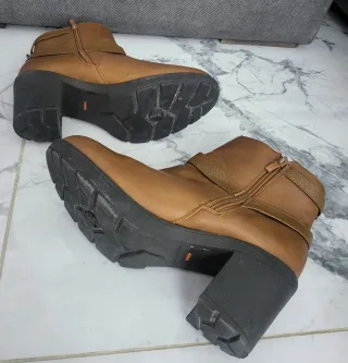 Botines Carolina Boix Marrones