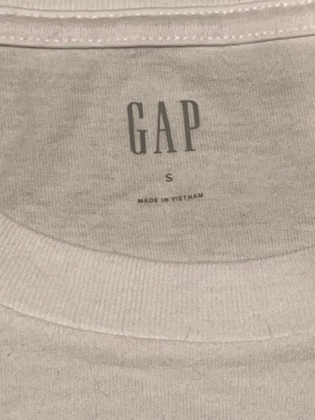 Camiseta GAP Blanca Logo Rojo
