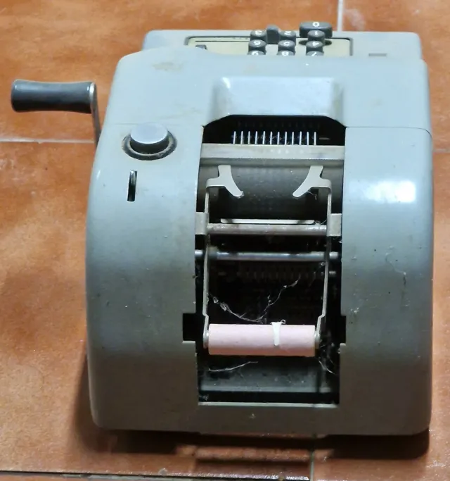 Máquina registradora Hispano Olivetti
