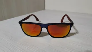 Gafas de sol Carrera azules y naranjas