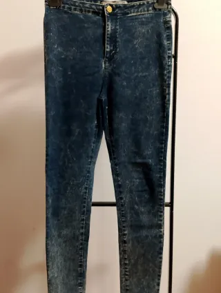 Pantalones vaqueros efecto lavado