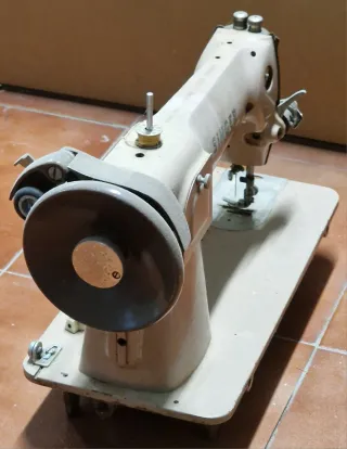 Máquina de coser Singer antigua