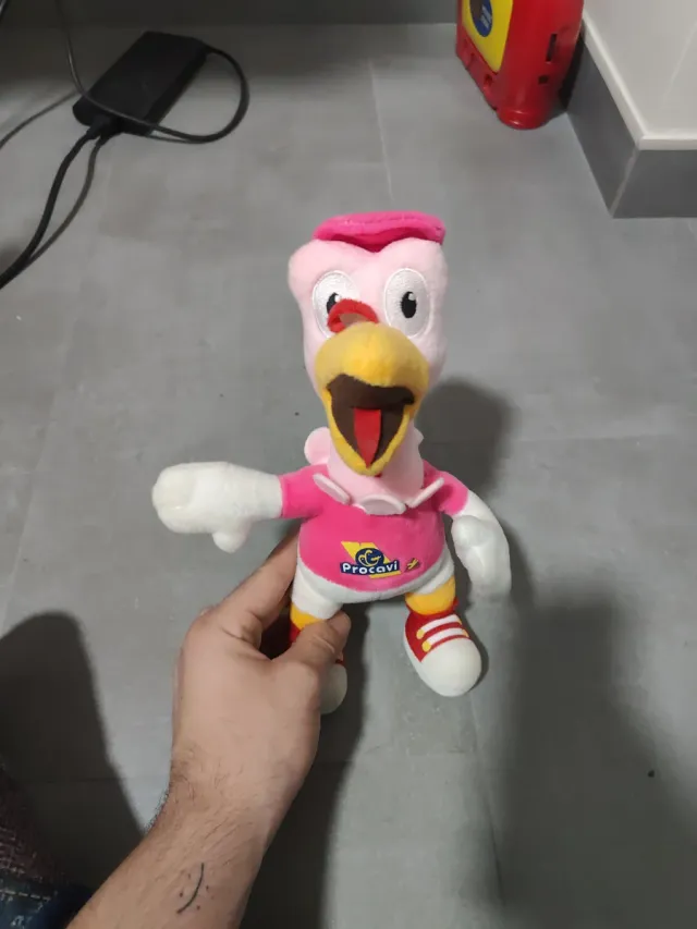 Peluche suave de gallina