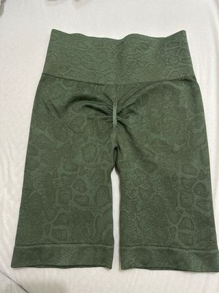 Mallas Cortas Verdes Estampado Serpiente