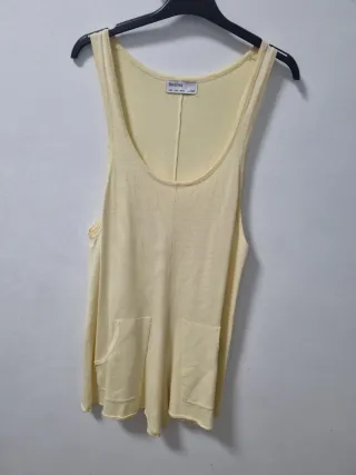 Mono corto Bershka amarillo