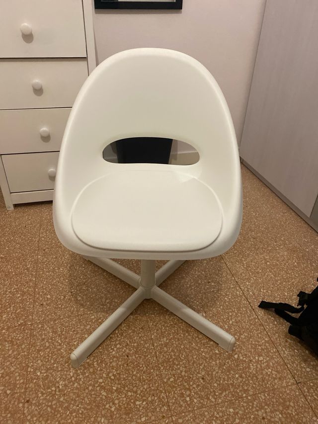 Silla infantil de IKEA Blanca