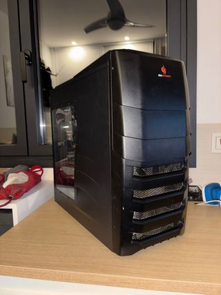 Torre PC Cooler Master CM Storm Negra