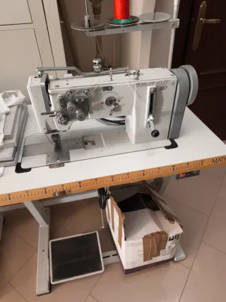 Máquina de coser Durkopp Adler 267