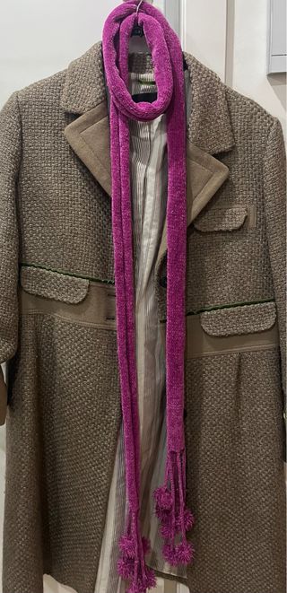 Bufanda terciopelo buganvilla con pompones