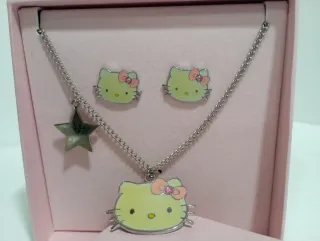 Conjunto Hello Kitty: Collar y Pendientes