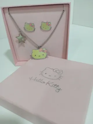 Conjunto Hello Kitty: Collar y Pendientes