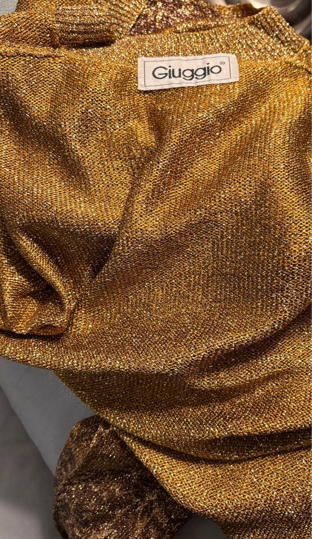 Elegante maglia Giuggio dorata floreale L