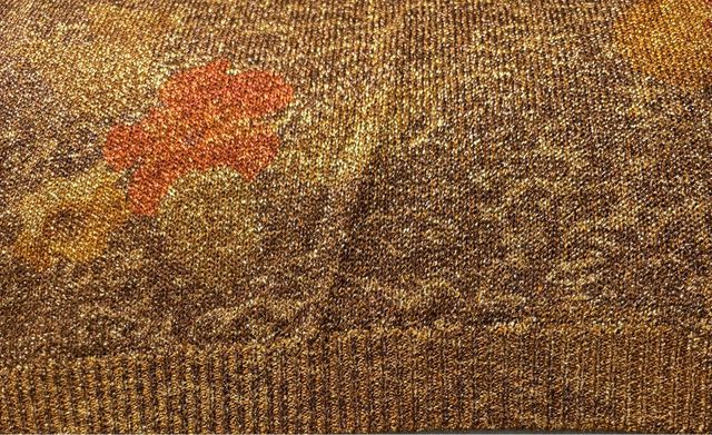 Elegante maglia Giuggio dorata floreale L