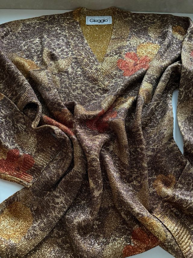 Elegante maglia Giuggio dorata floreale L