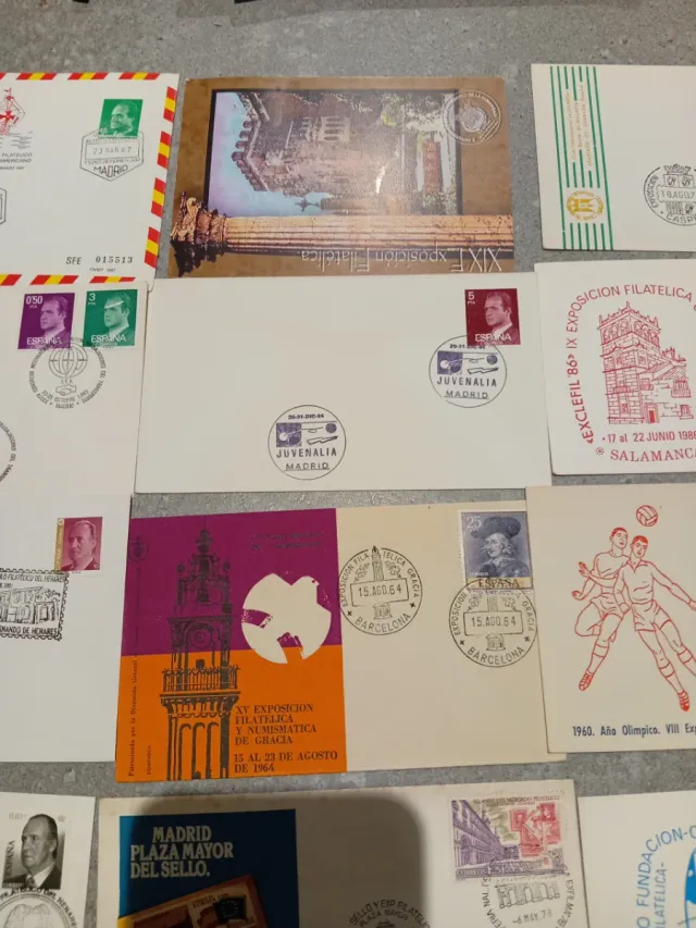 Lotto di 20 buste e cartoline filateliche