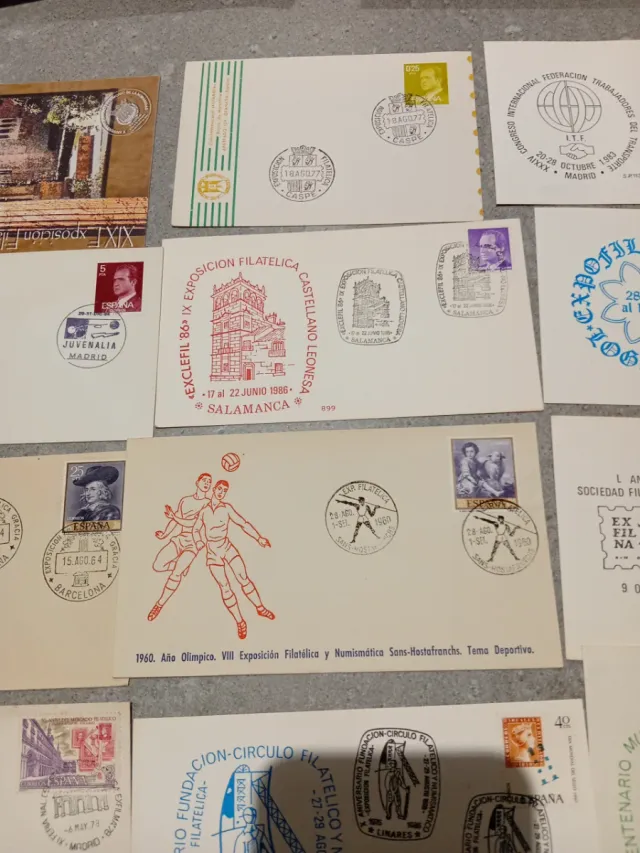 Lotto di 20 buste e cartoline filateliche