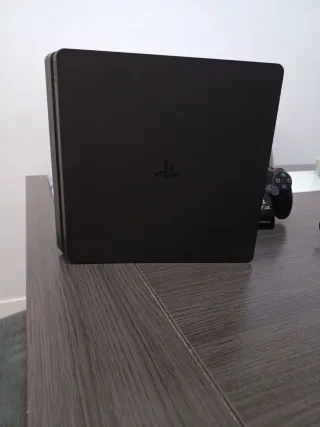 Ps4 Slim 1TB Negra + 5 Juegos+ 2 mandos