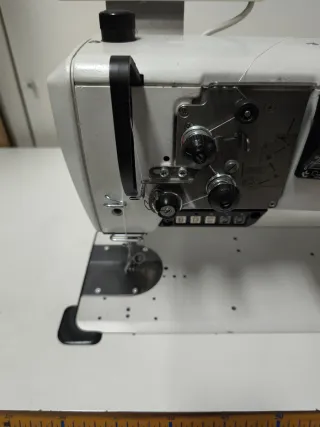 Máquina de coser Dürkopp Adler