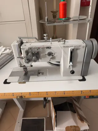 Máquina de coser Dürkopp Adler