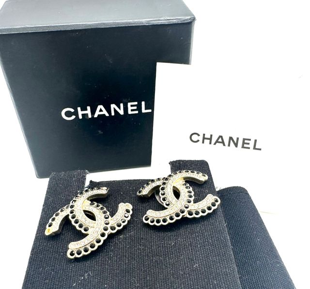 Pendientes Chanel Doble C Negro Dorado