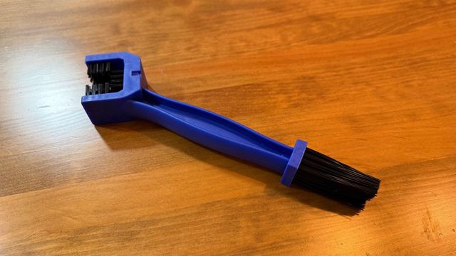 Cepillo Limpiador Cadena Moto Azul