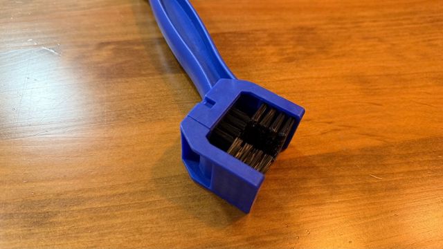 Cepillo Limpiador Cadena Moto Azul