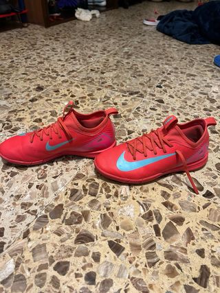 Zapatillas Fútbol Sala Nike Rojas y Turquesa